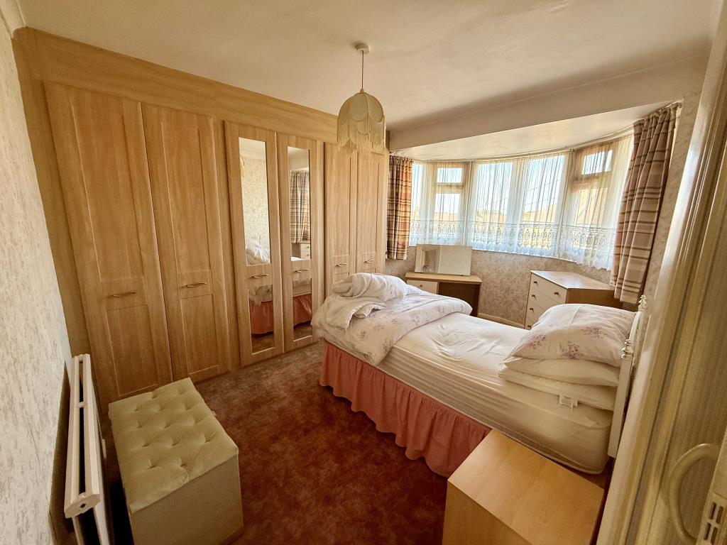 Lot: 47 - THREE-BEDROOM HOUSE FOR IMPROVEMENT - Bedroom one
